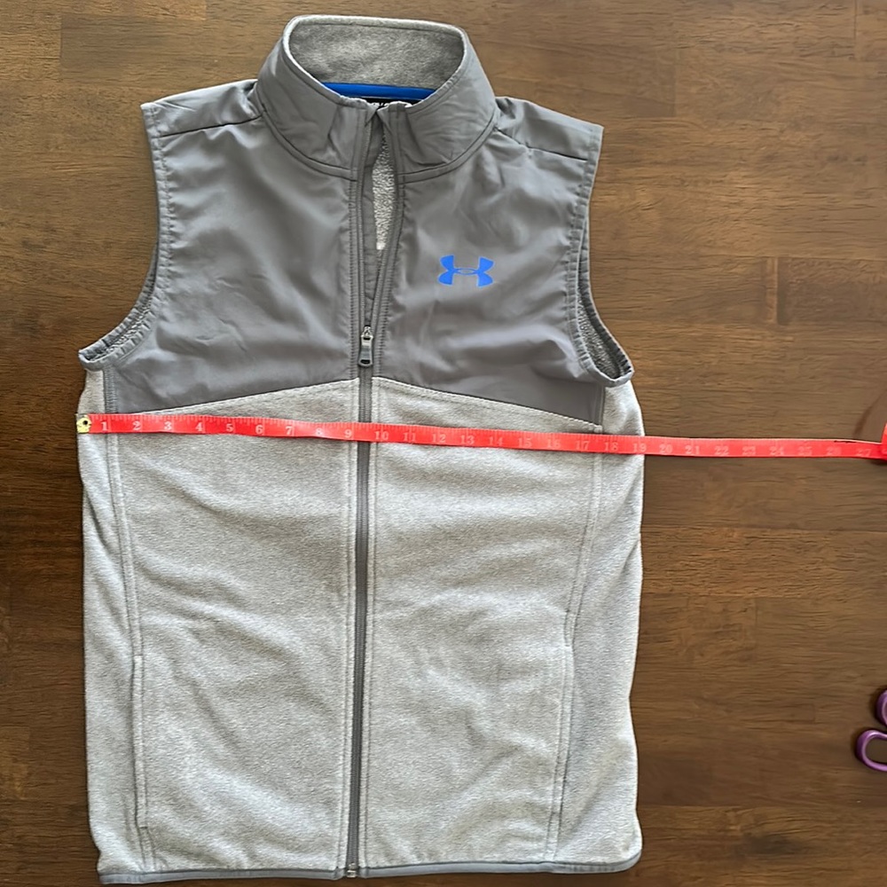 Boys Under Armour Vest Gray XL